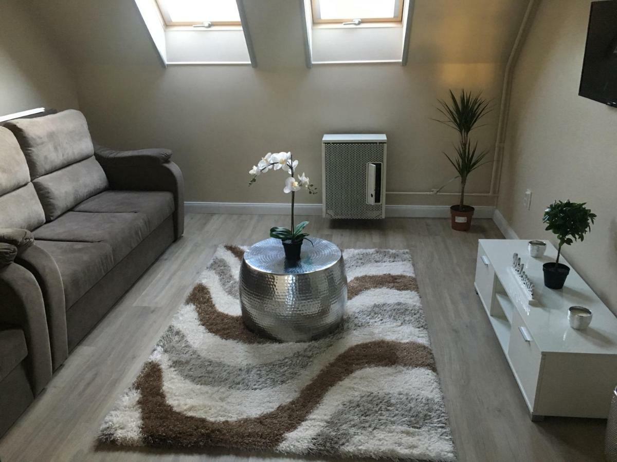 Glamour Apartman Appartement Eger Buitenkant foto