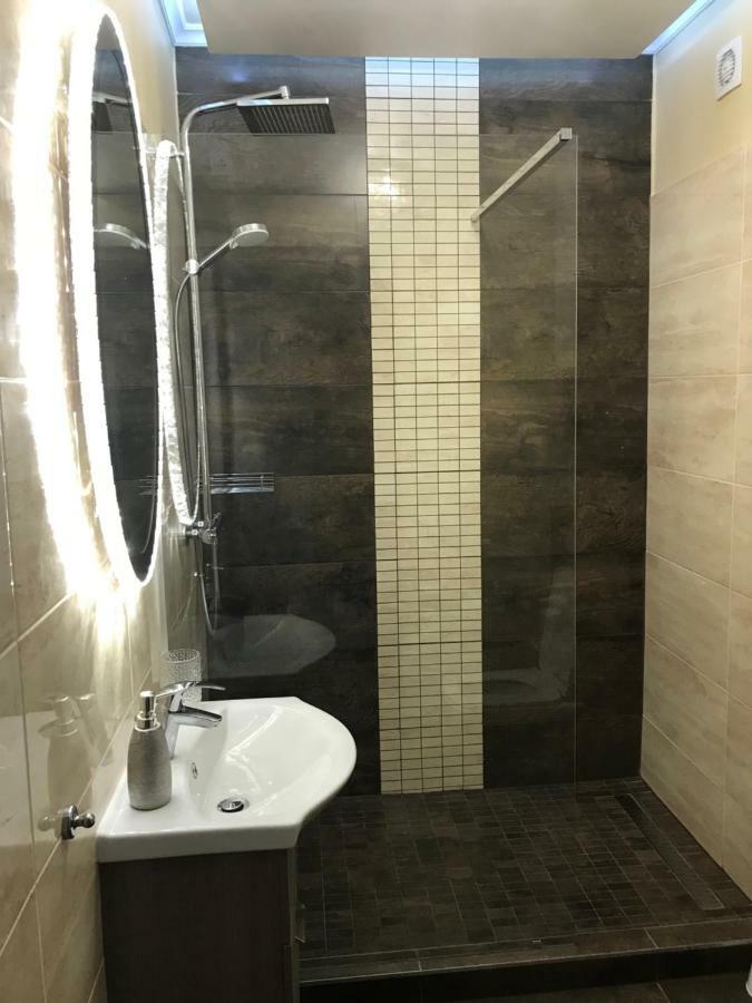 Glamour Apartman Appartement Eger Buitenkant foto