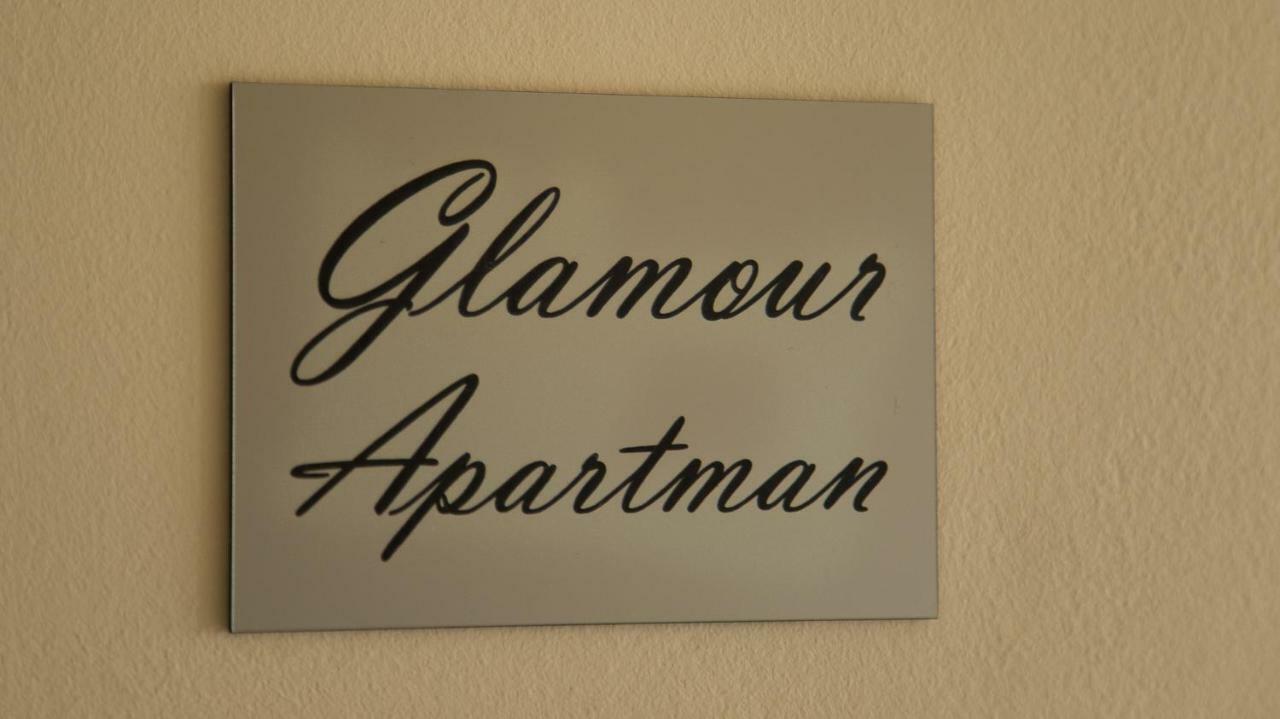 Glamour Apartman Eger Buitenkant foto