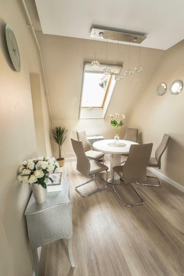 Glamour Apartman Appartement Eger Buitenkant foto