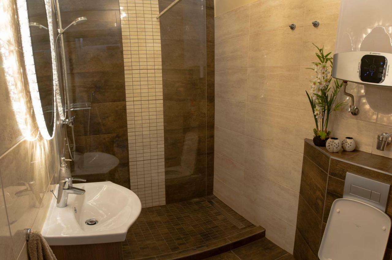 Glamour Apartman Appartement Eger Buitenkant foto